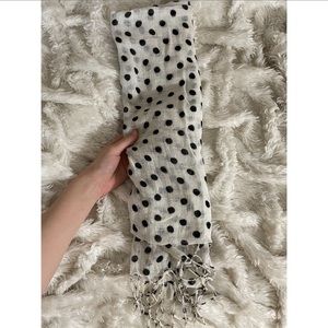 White & black polka dot scarf